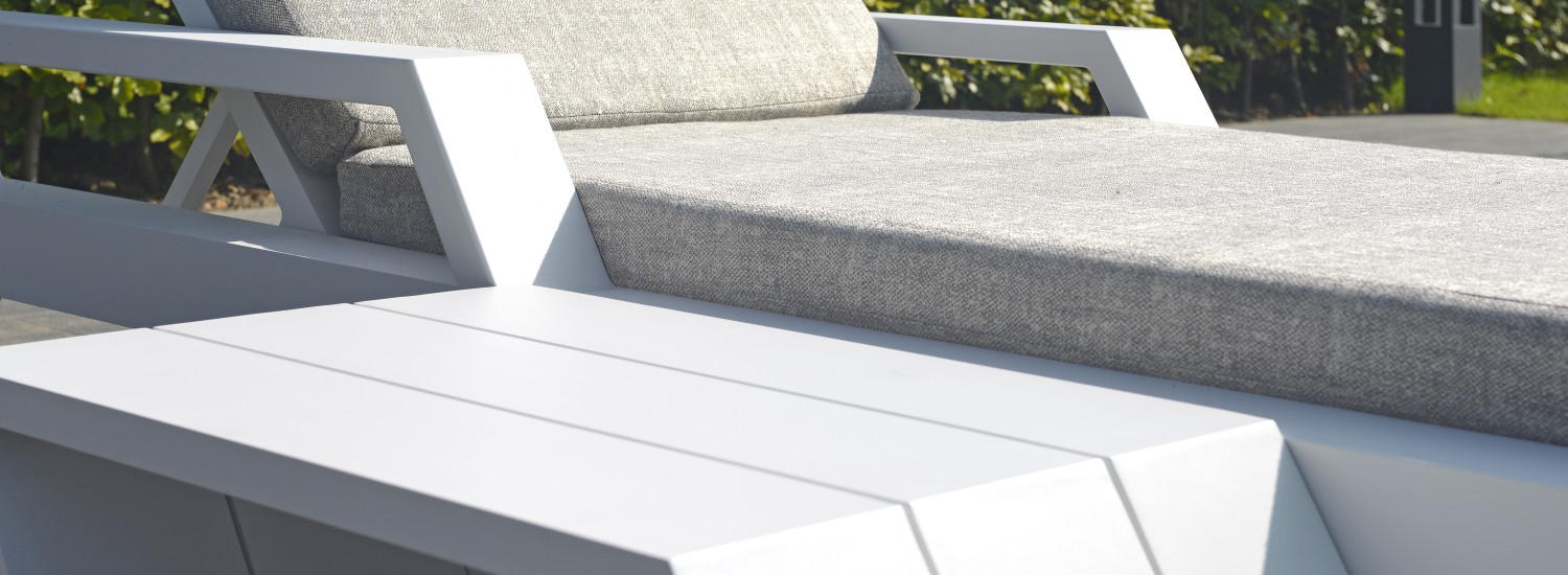 Viking Lounger detail white